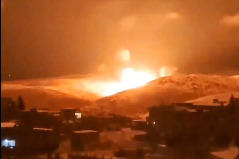 Serangan udara di Baalbek di Lebanon timur, serta beberapa target di wilayah Lebanon selatan pada Kamis malam sekitar pukul 10:35 waktu setempat (2035 GMT). (tangkap layar X/@EUFreeCitizen)